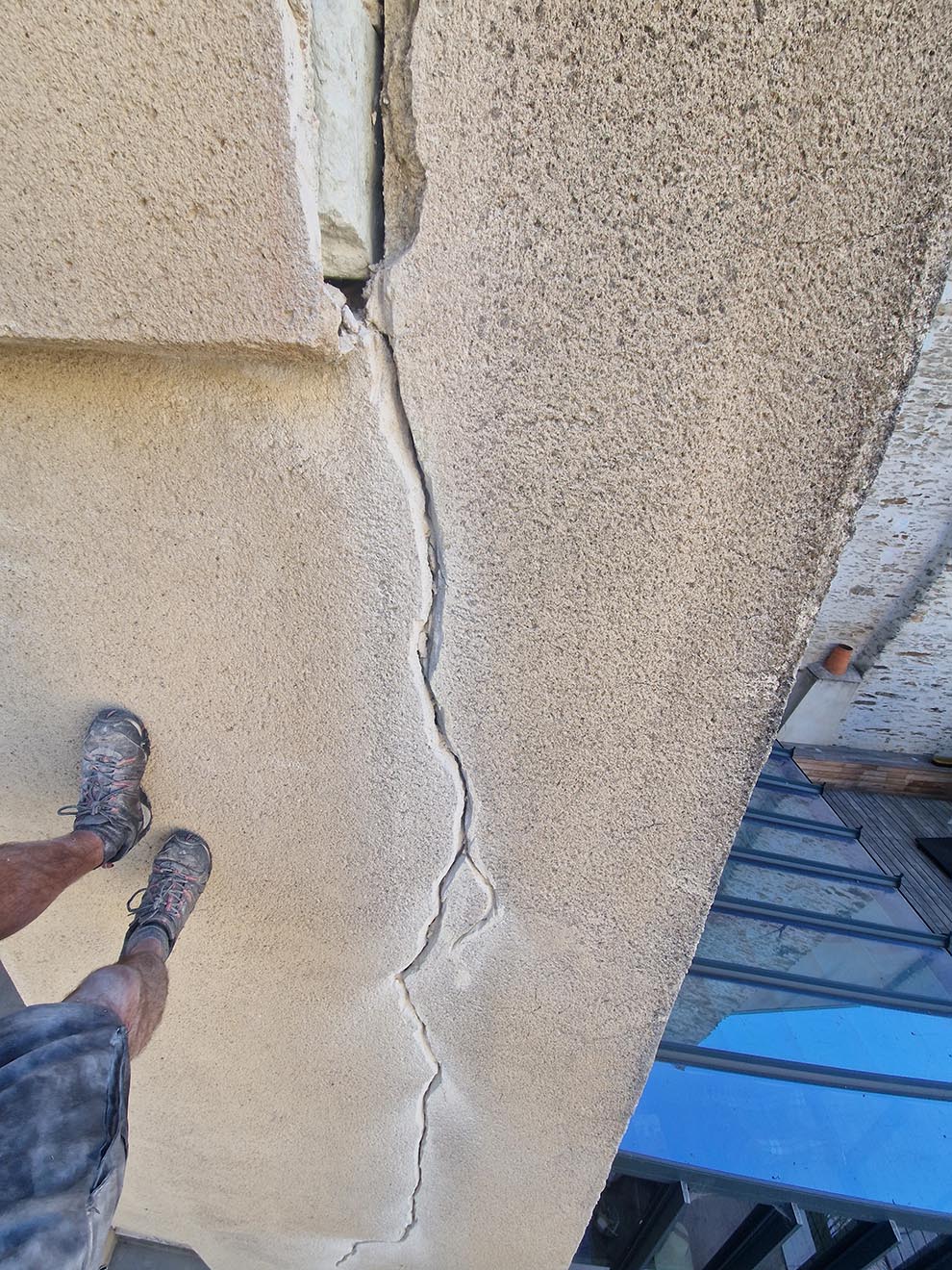 Reprise de fissure en façade